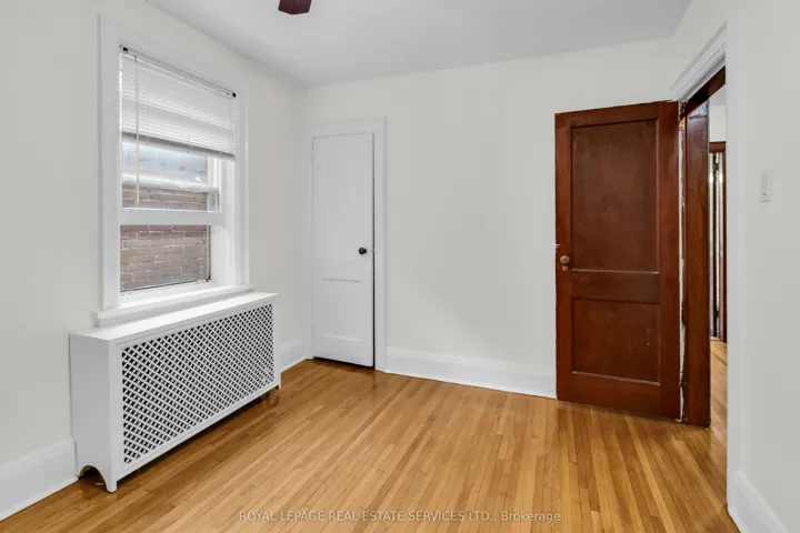 56 Arlington Avenue, Toronto C02, ON M6G 3K8