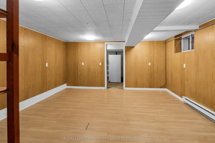 56 Arlington Avenue, Toronto C02, ON M6G 3K8
