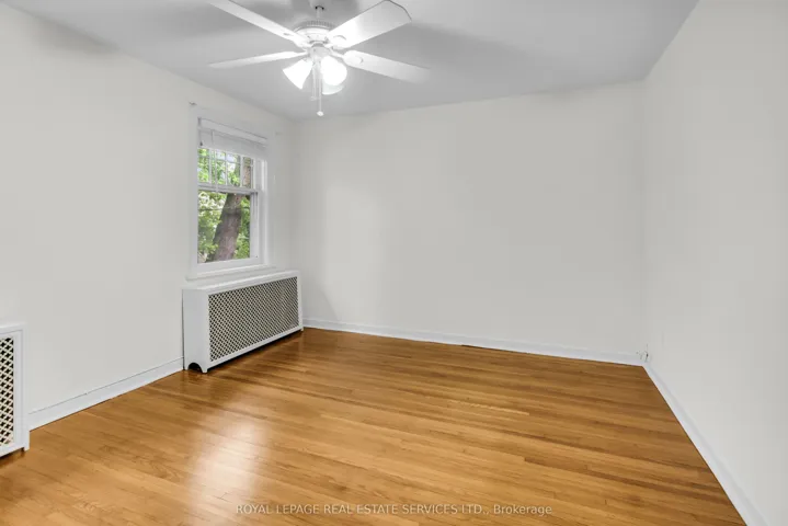 56 Arlington Avenue, Toronto C02, ON M6G 3K8