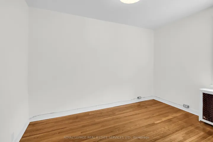 56 Arlington Avenue, Toronto C02, ON M6G 3K8