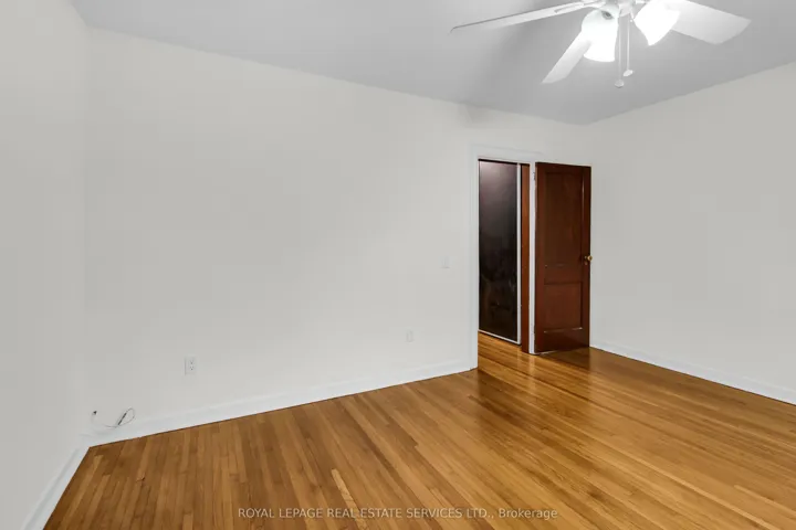 56 Arlington Avenue, Toronto C02, ON M6G 3K8