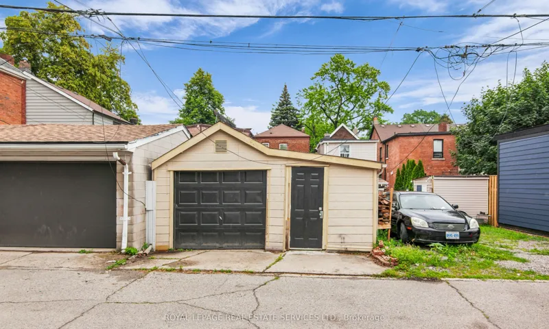 56 Arlington Avenue, Toronto C02, ON M6G 3K8