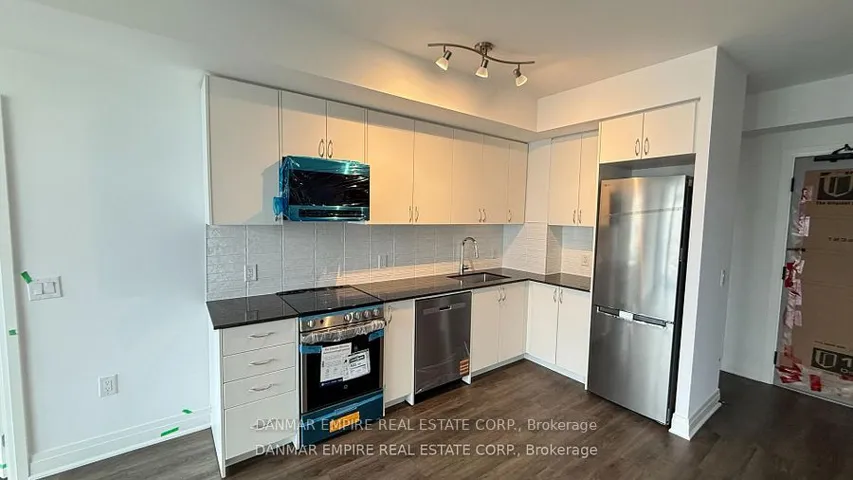 700 Sheppard Avenue W 717, Toronto C06, ON M3H 0G5