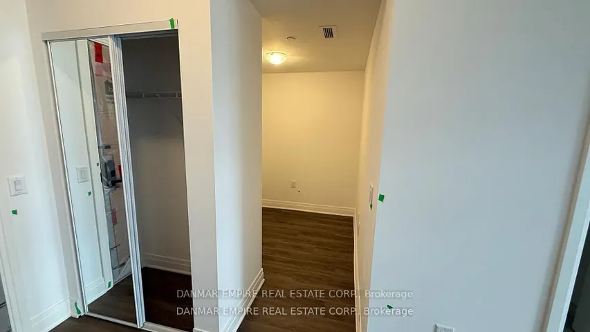 700 Sheppard Avenue W 717, Toronto C06, ON M3H 0G5
