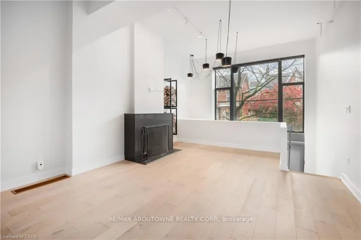676 Richmond W Street, Toronto C01, ON M6J 1C3