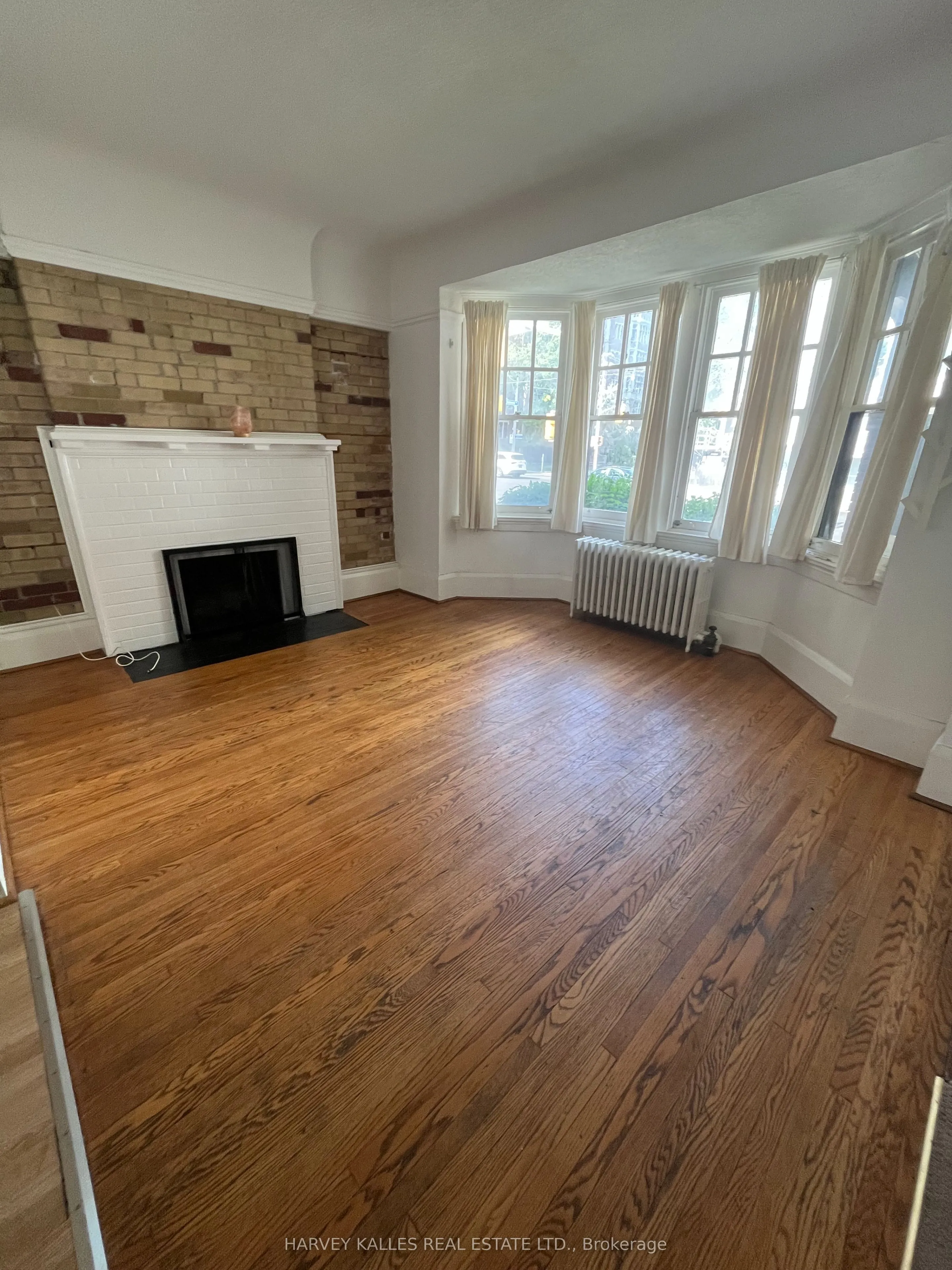 Multiplex For Lease | C13545606