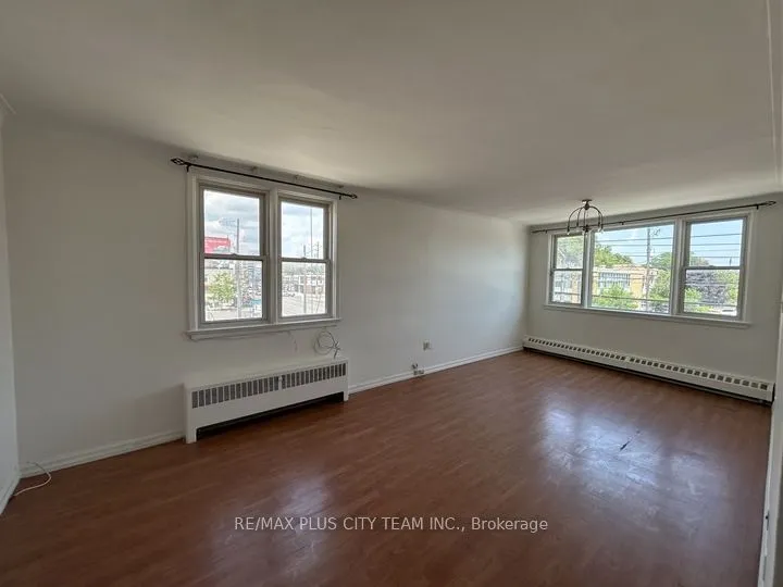 Multiplex For Lease | C13548848