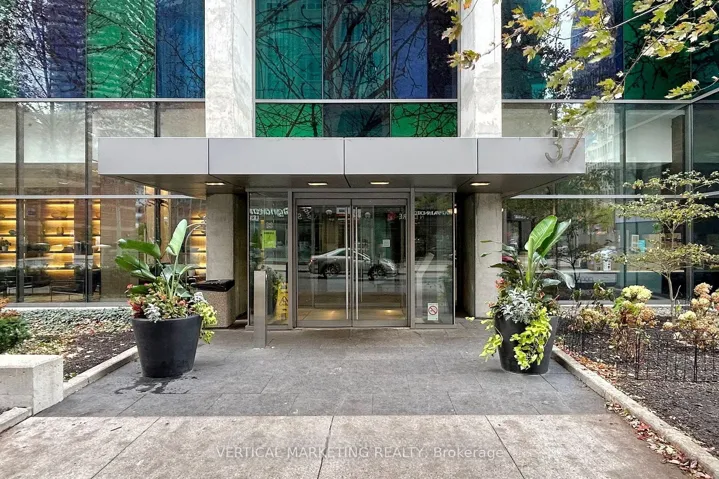 37 Grosvenor Street, Toronto C01, ON M4Y 3G5