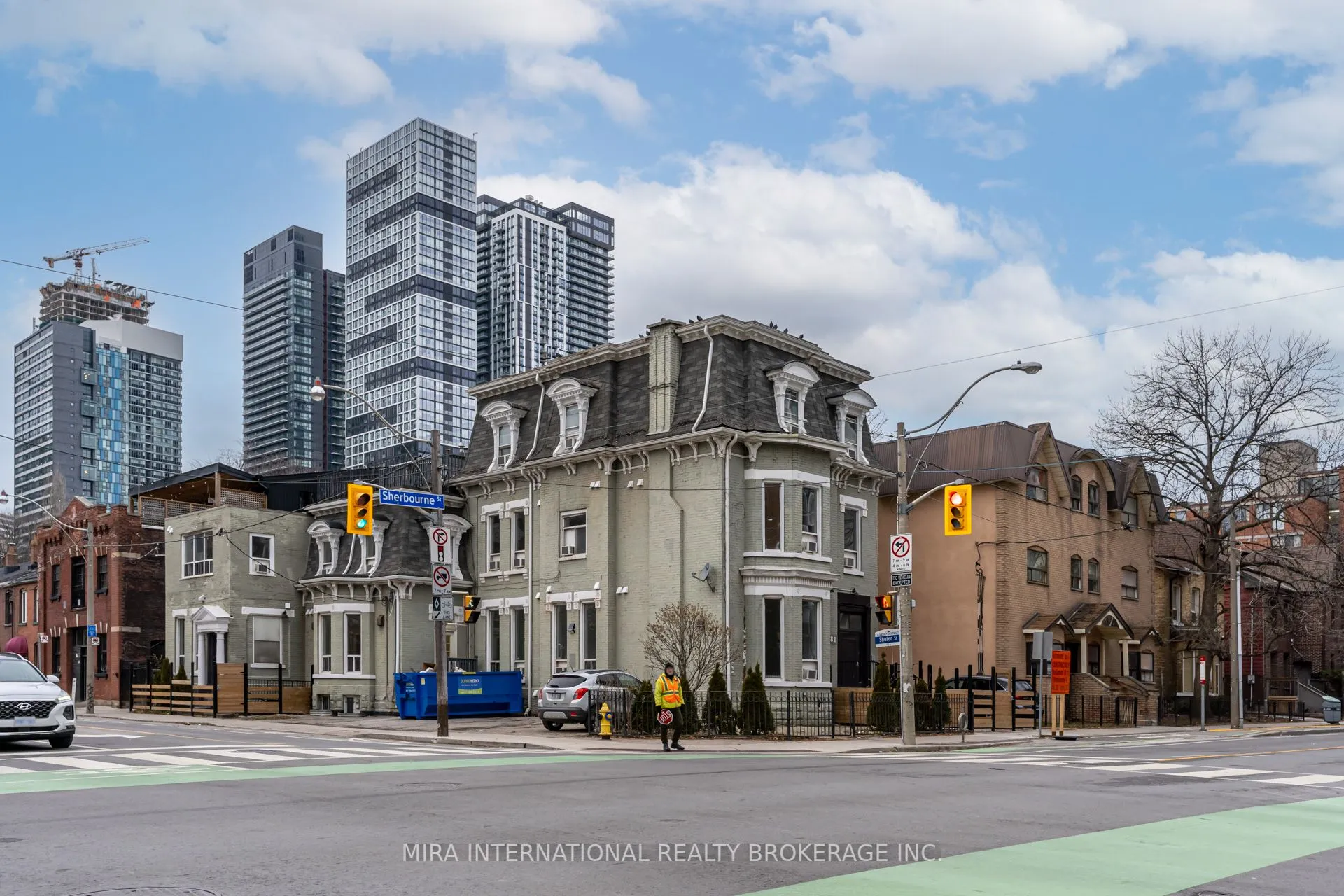 Detached Home For Lease | C13559176