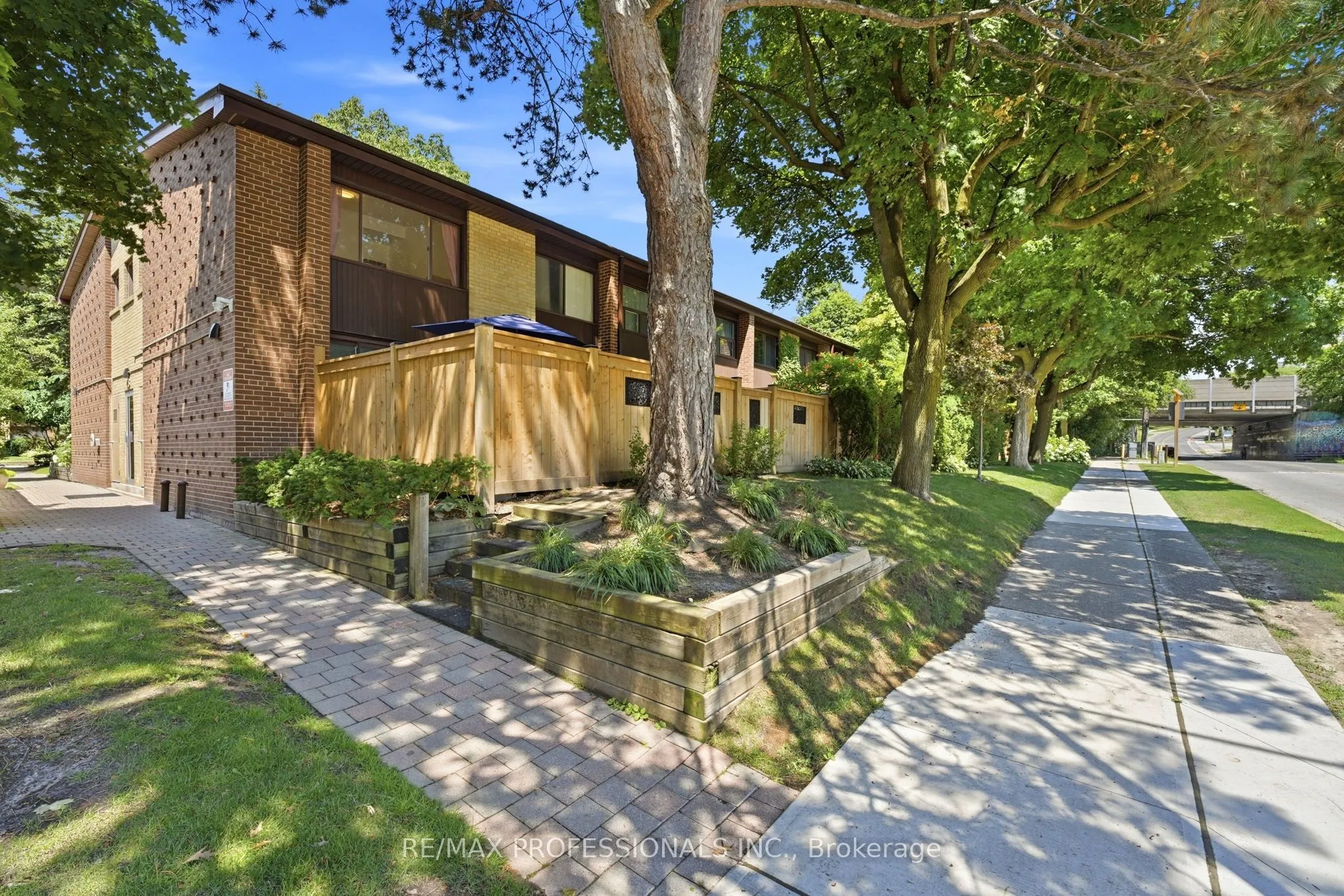 Property For Sale | C13562224