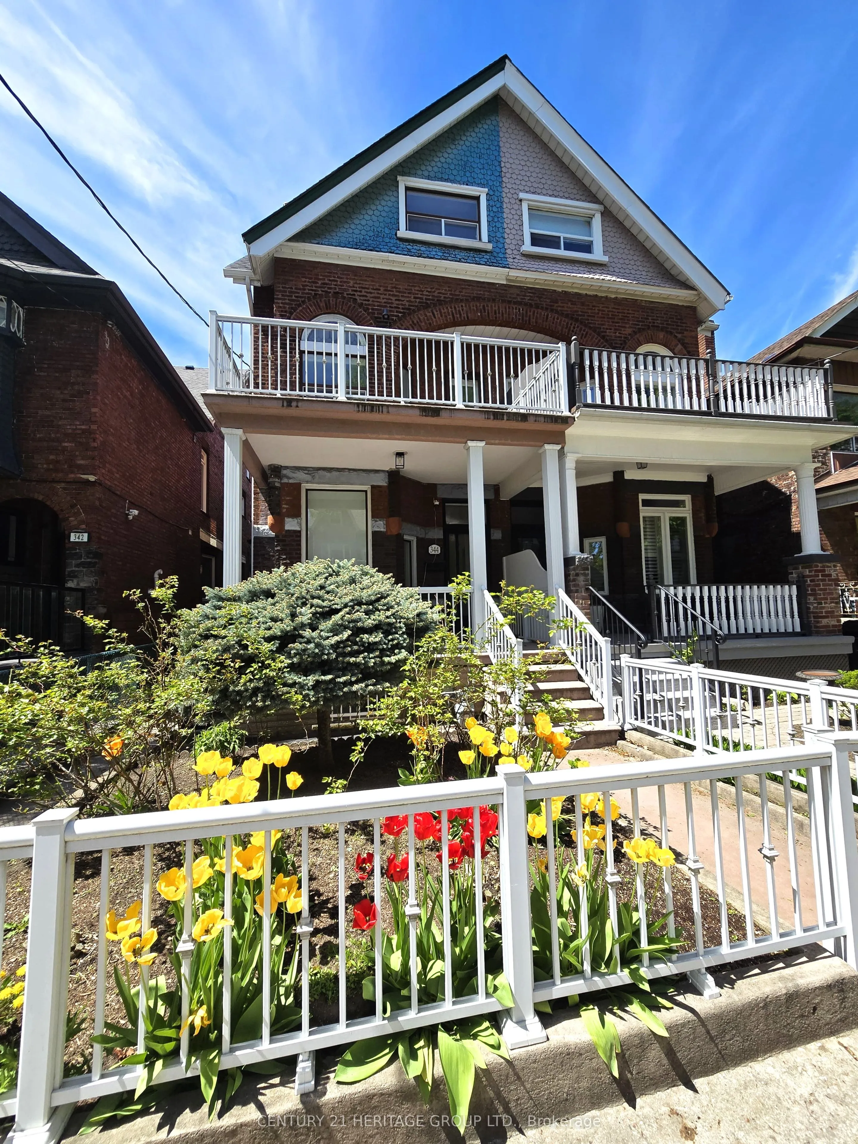 Semi-Detached Home For Lease | C13567736