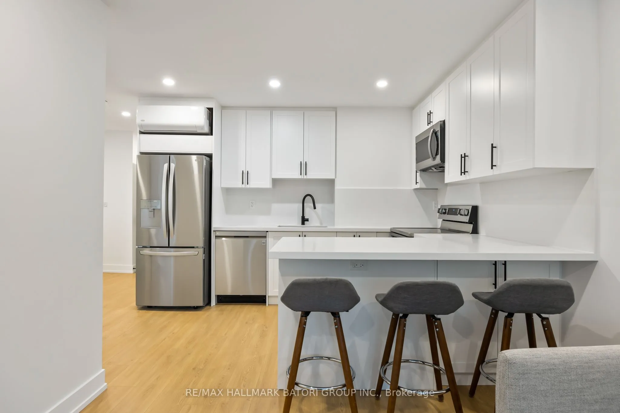 Cottage For Lease | C13572298