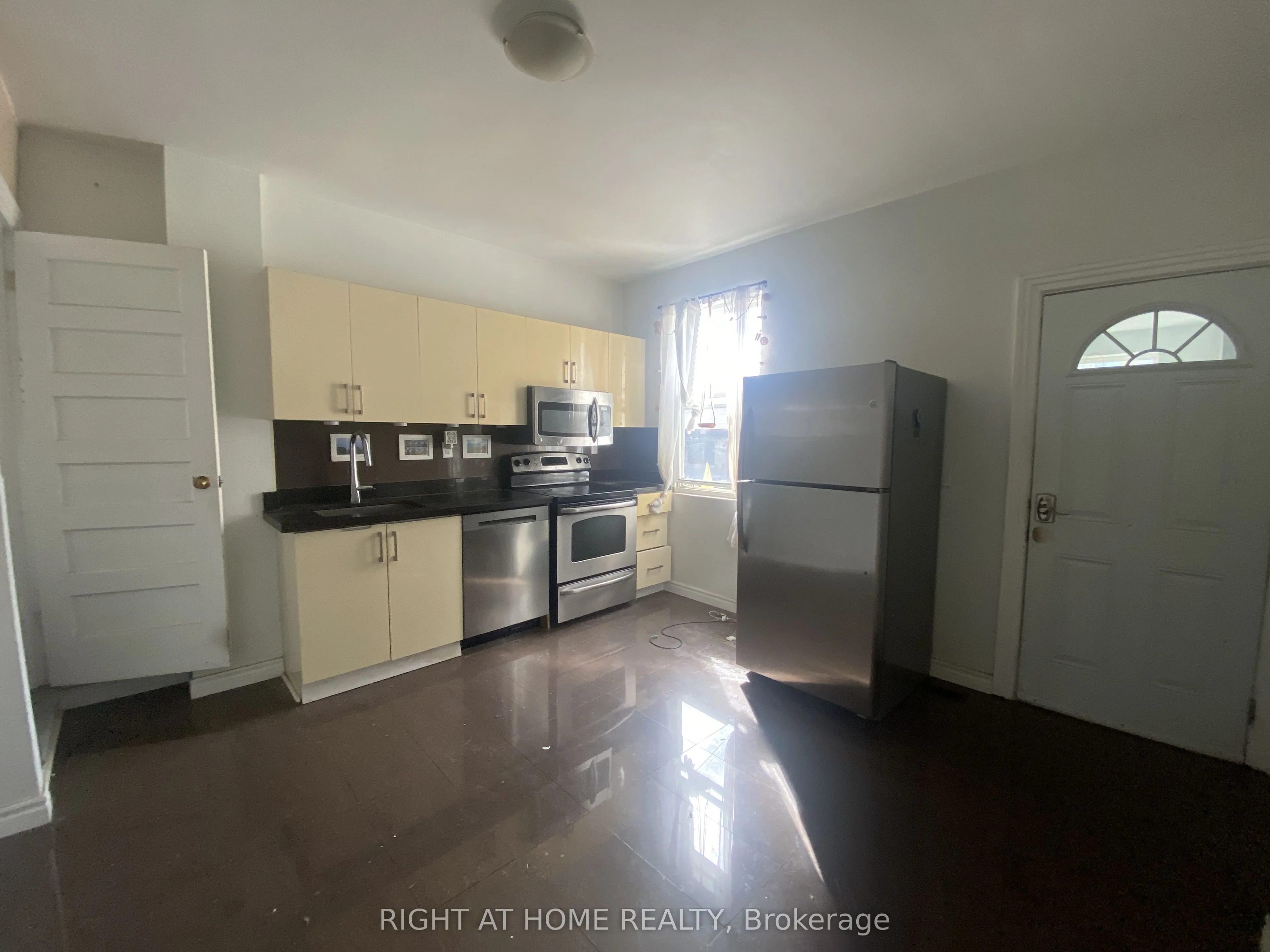 Multiplex For Lease | C13575140
