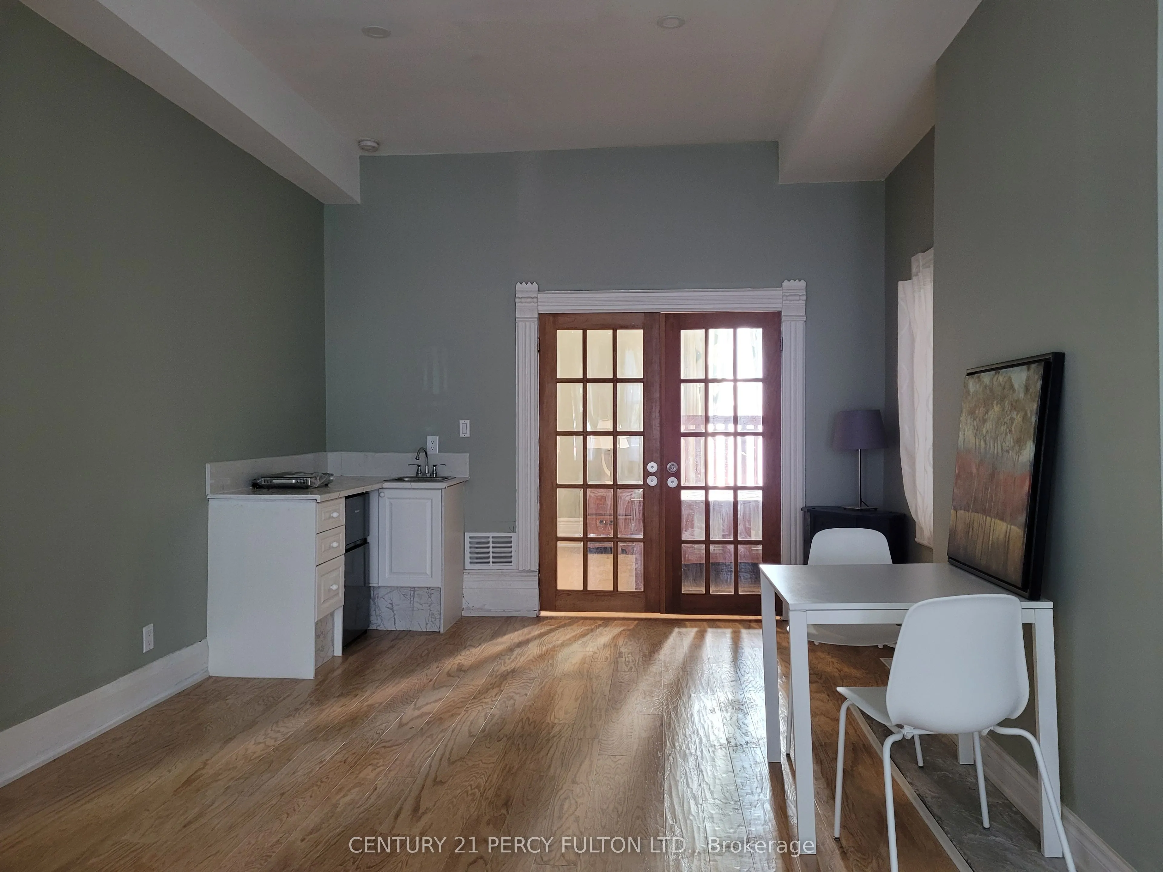 Detached Home For Lease | C13579538