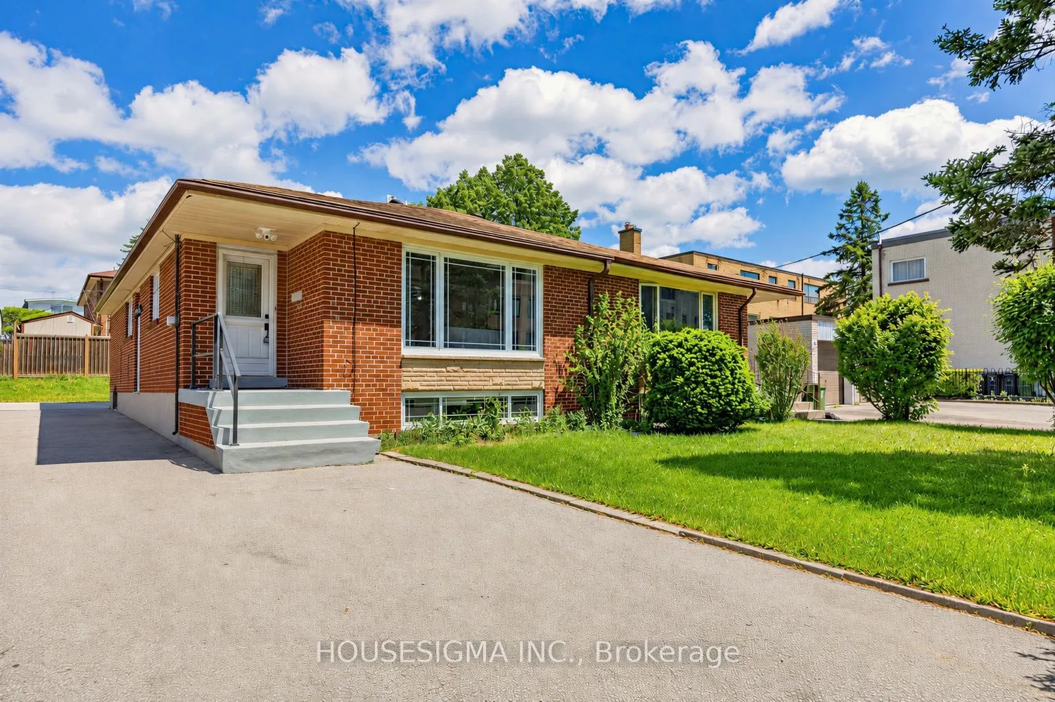 Semi-Detached Home For Lease | C13595518