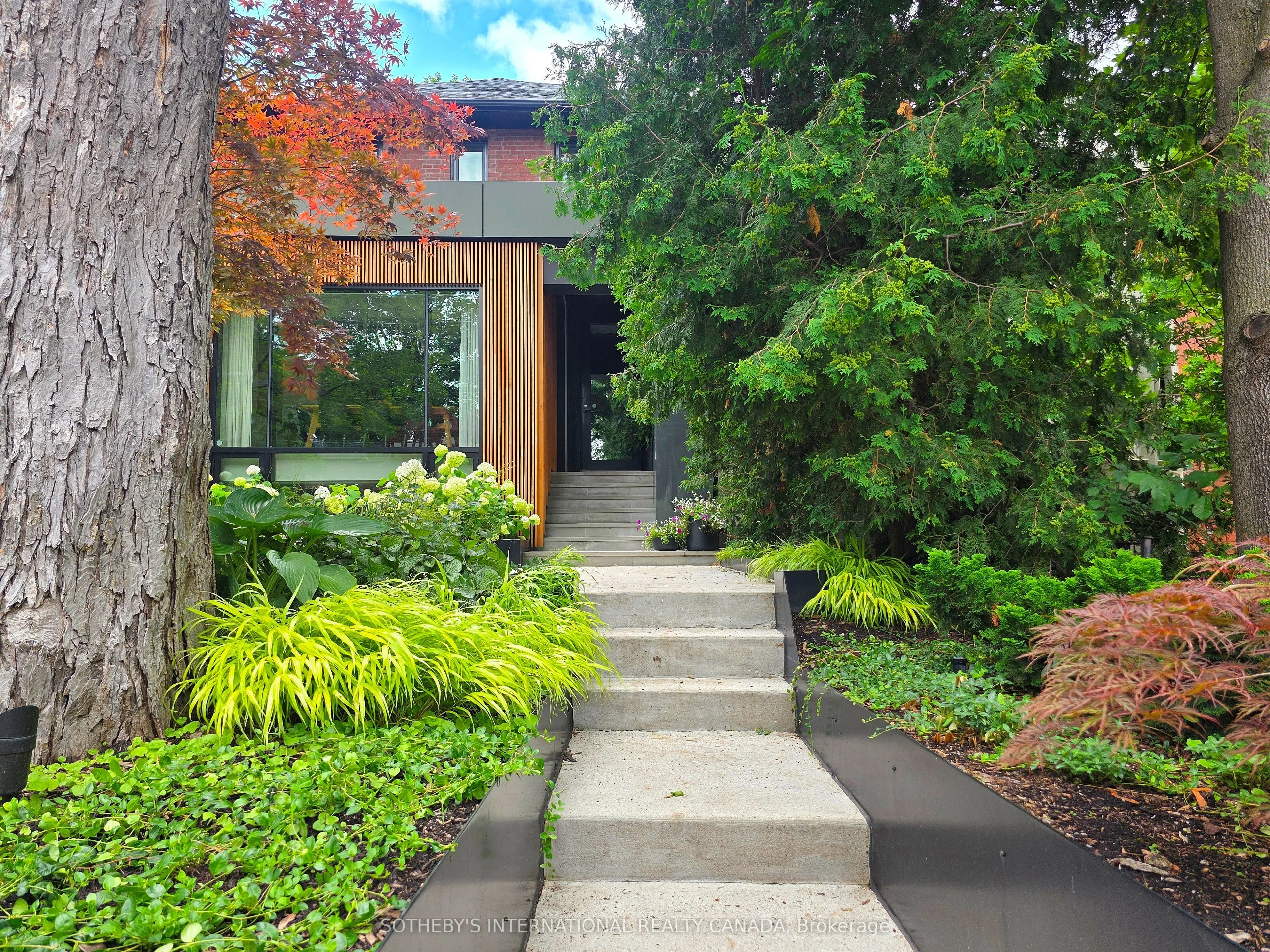 Detached Home For Sale | C13595862