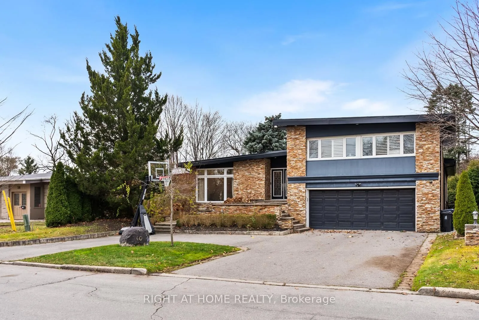 Detached Home For Lease | C13598398