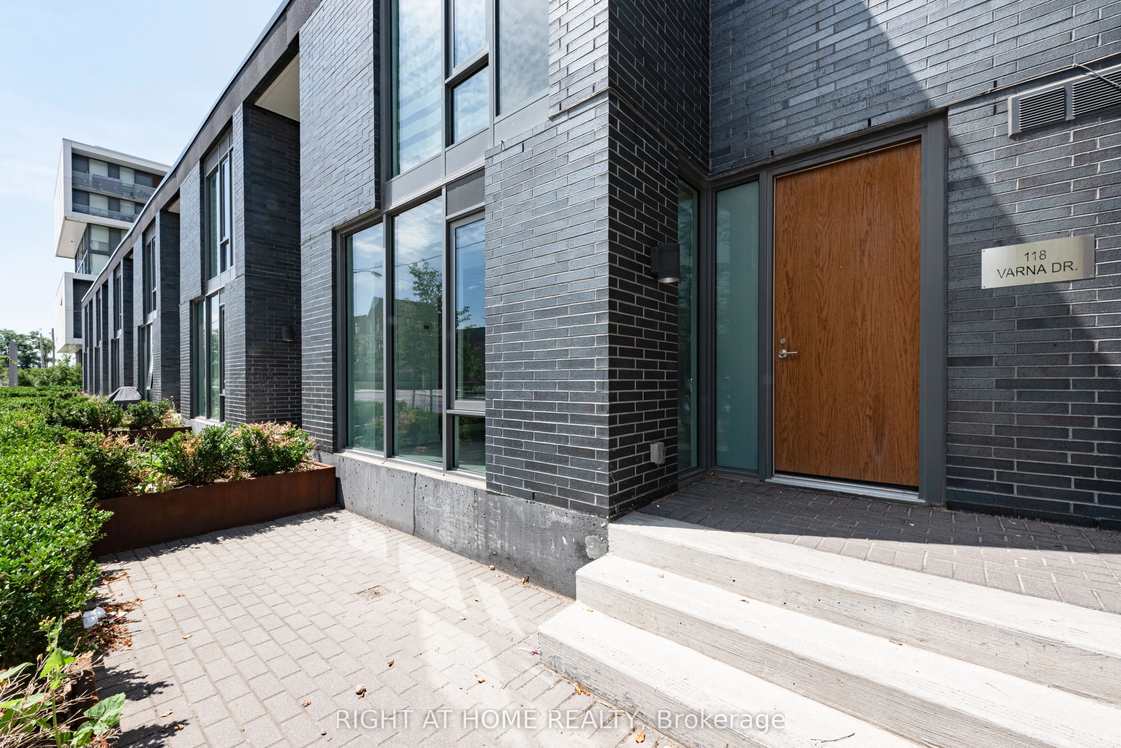 Property For Lease | C13599188