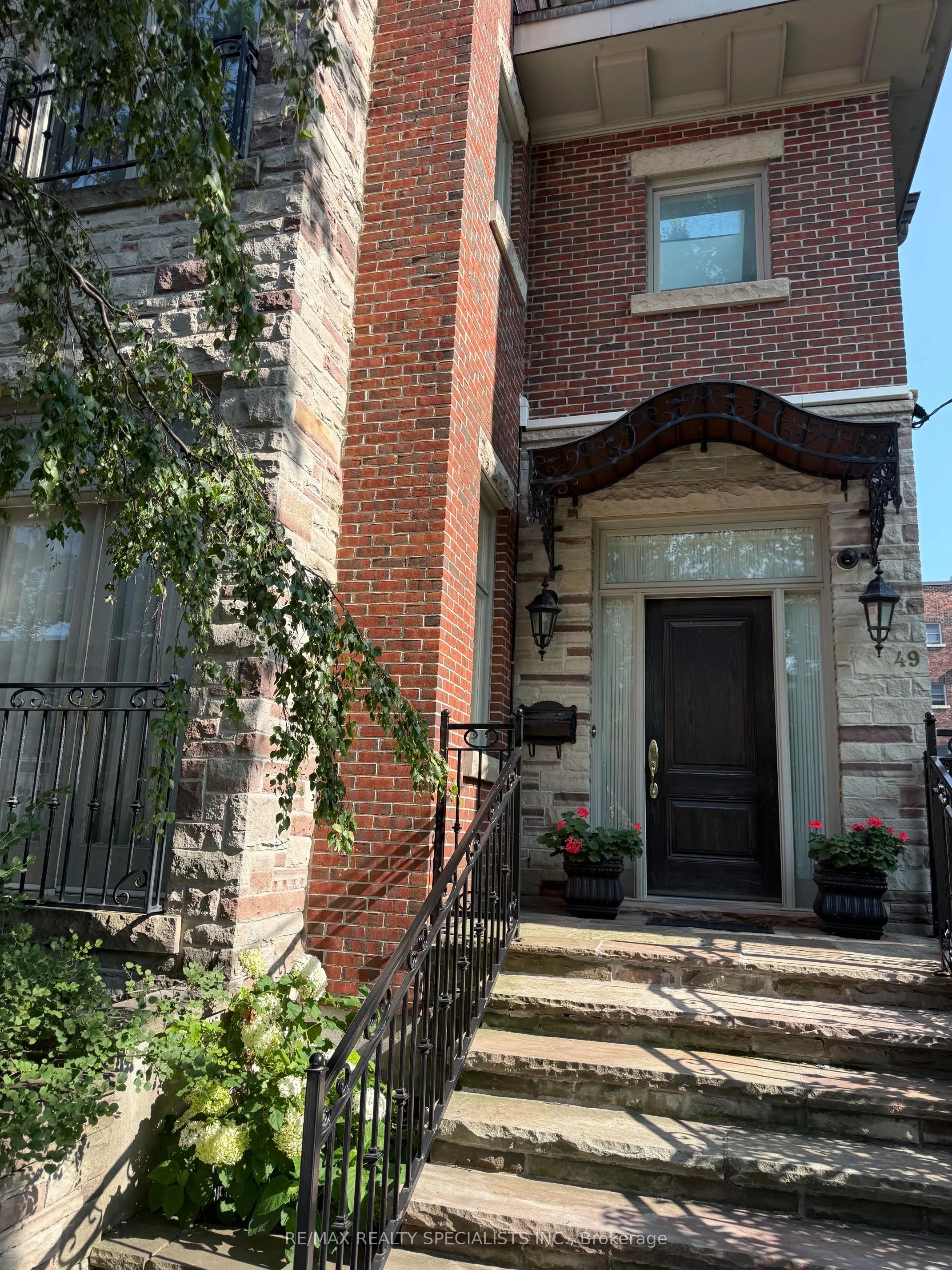 Detached Home For Lease | C13606152