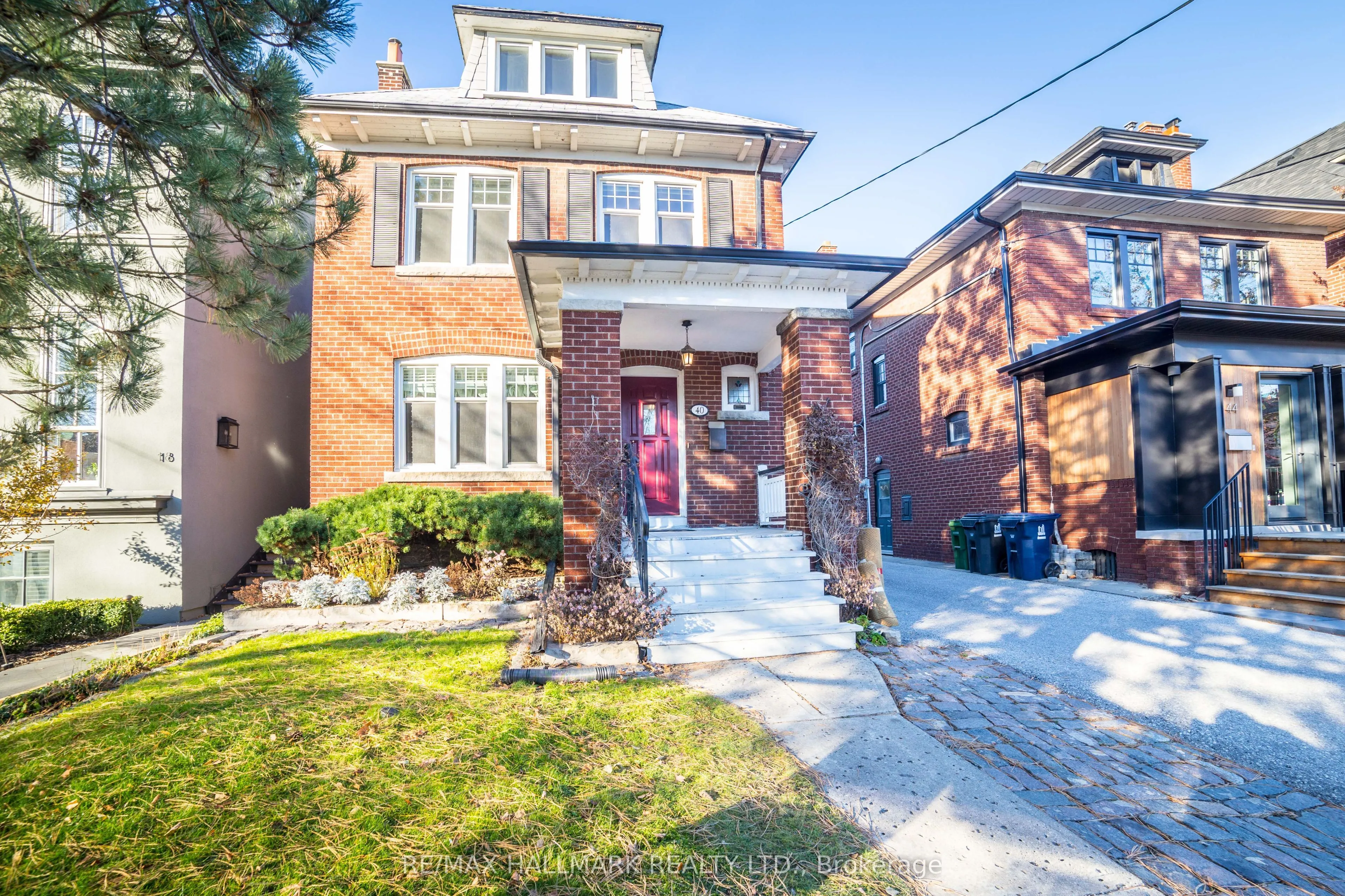 Detached Home For Sale | C13607896