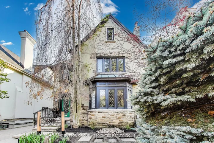 202 Forest Hill Road, Toronto C03, ON M5P 2N4