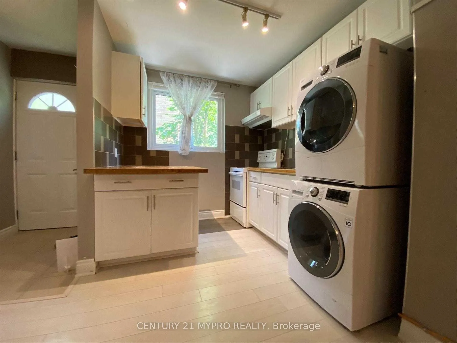 Detached Home For Lease | C13610482