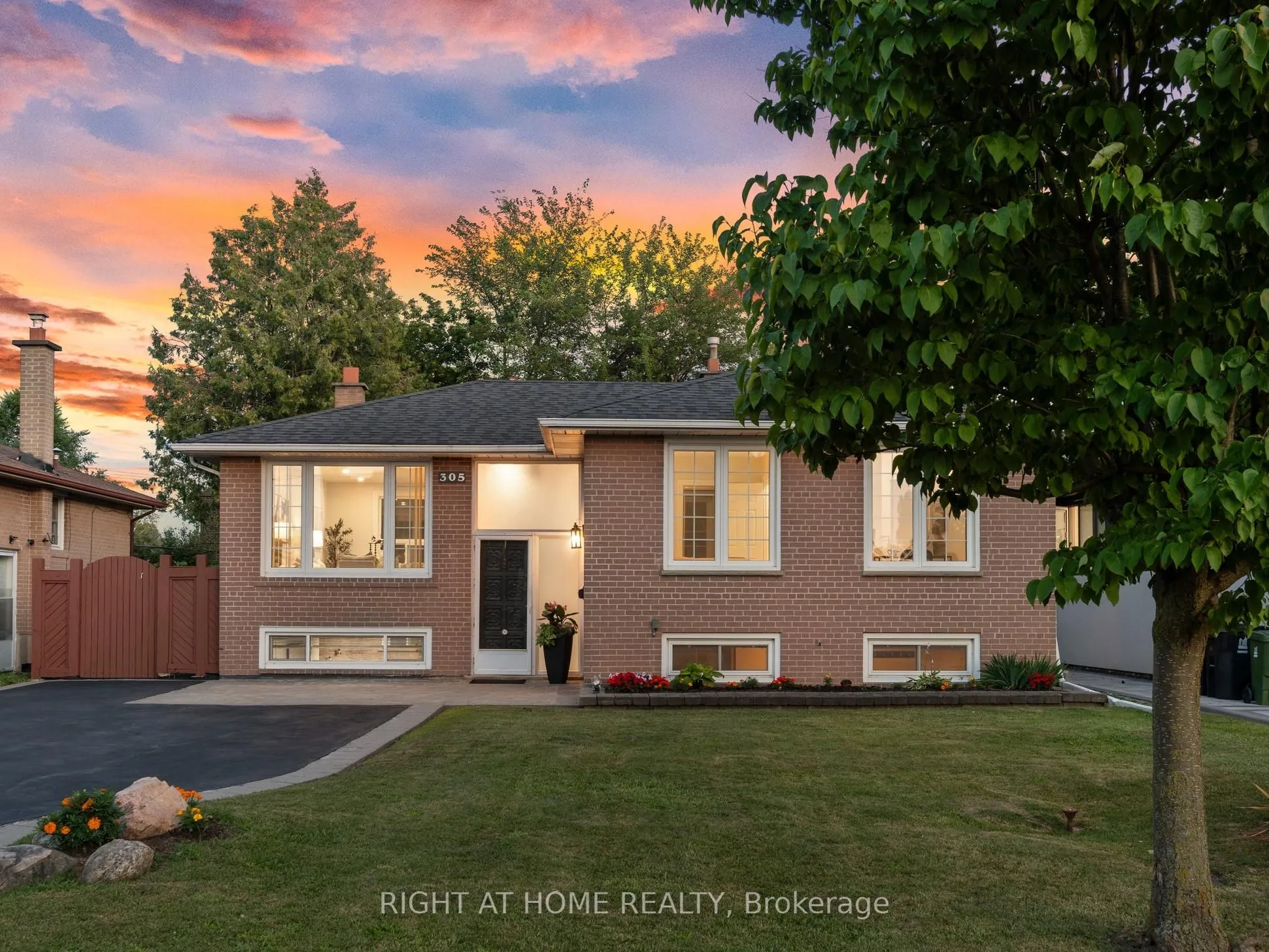 Detached Home For Sale | C13618662