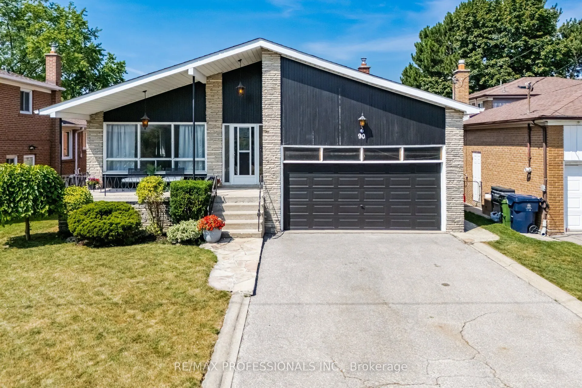 Detached Home For Sale | C13619692