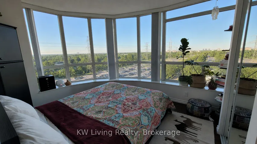 28 Pemberton Avenue, Toronto C14, ON M2M 4L1