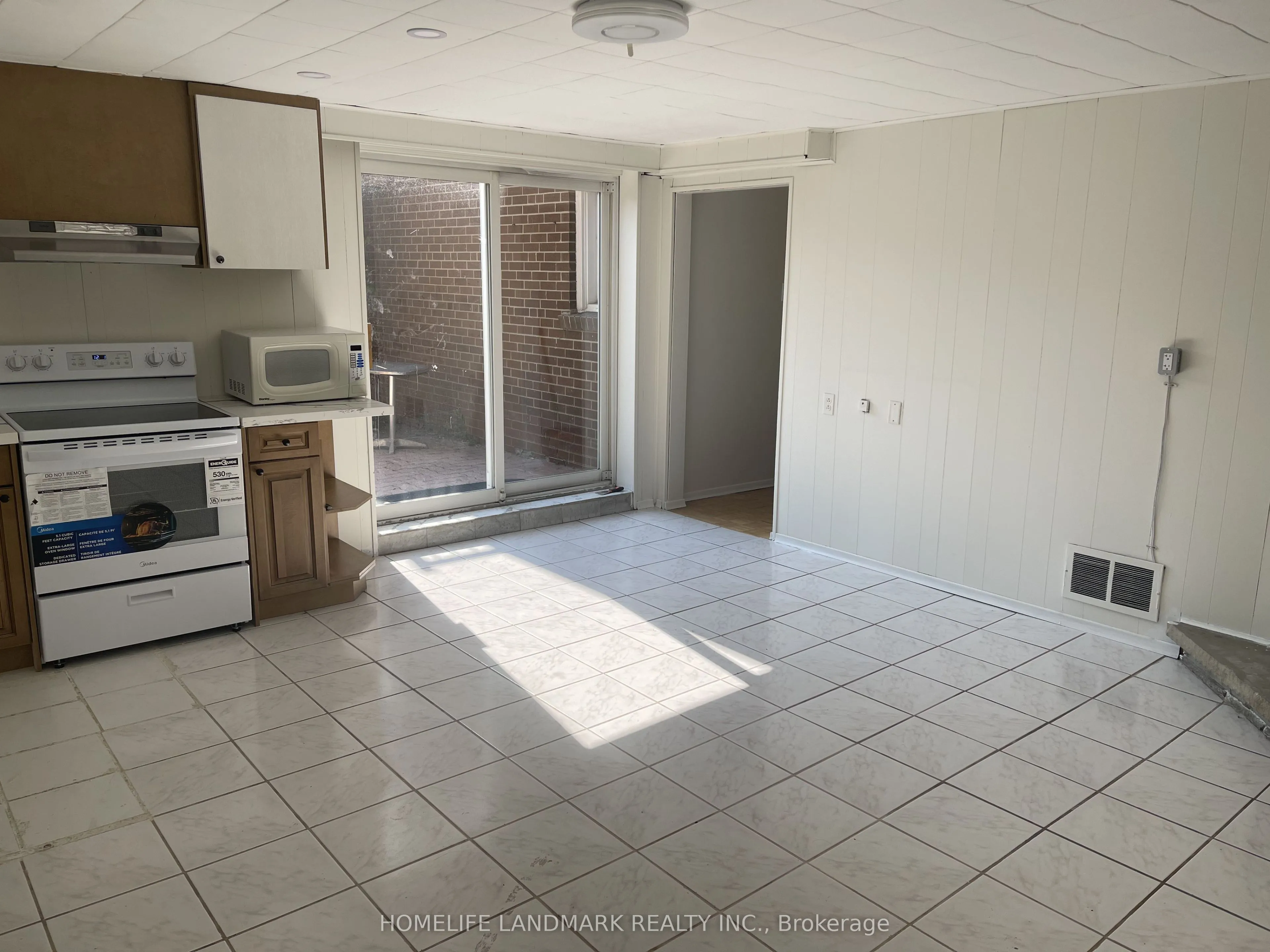 Detached Home For Lease | C13630096