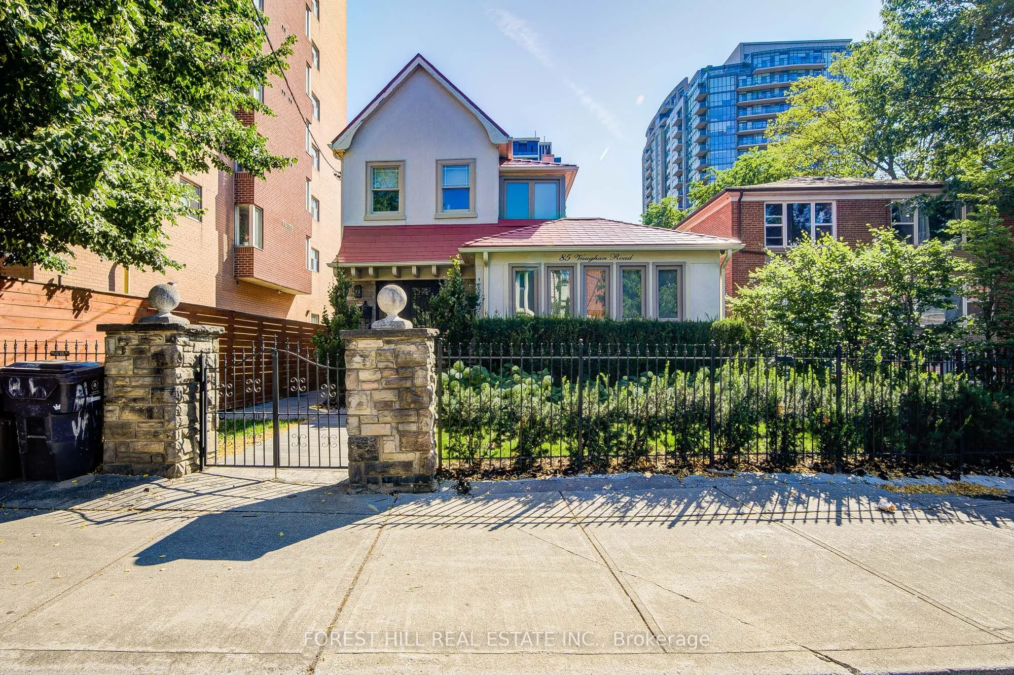 Triplex For Lease | C13635436