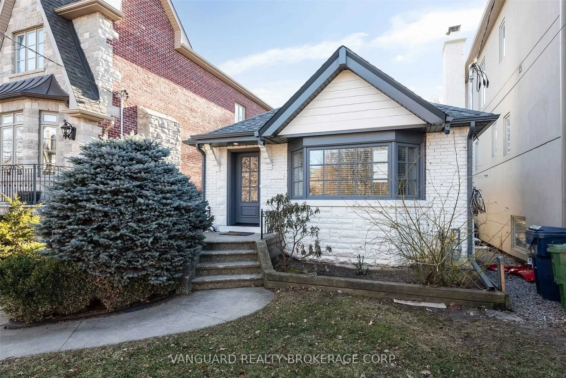 Detached Home For Lease | C13641604