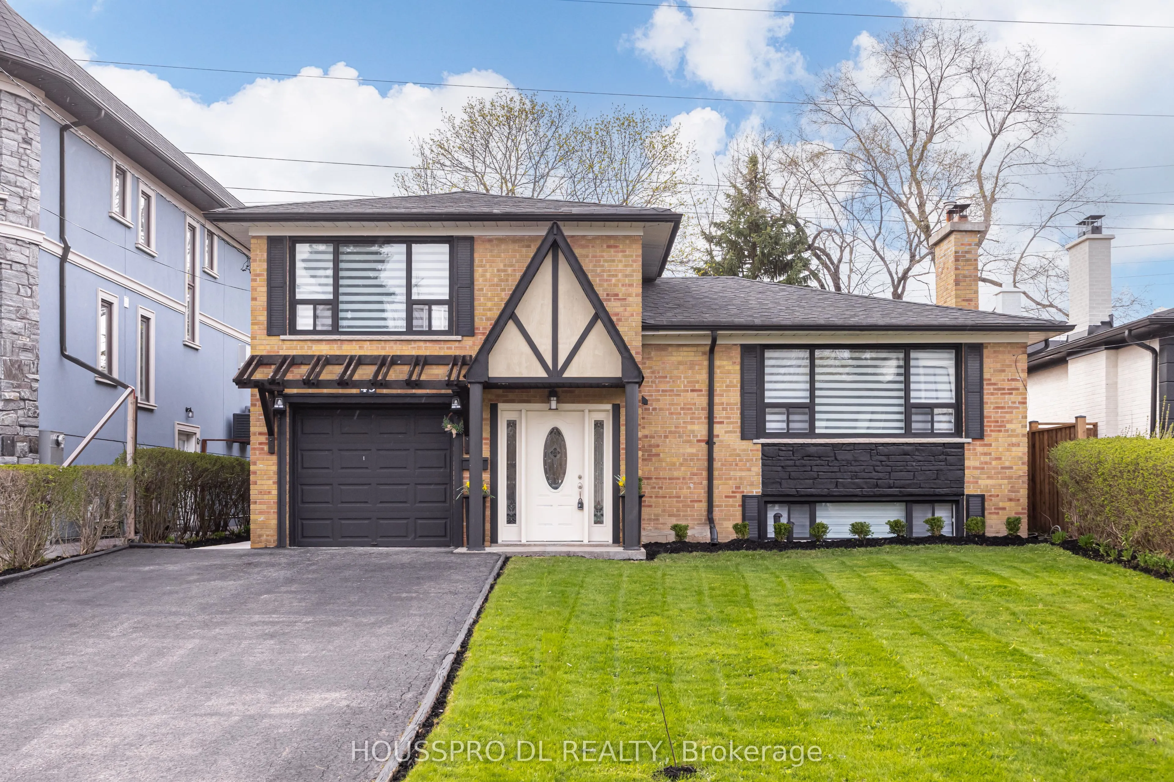 Detached Home For Sale | C13653414