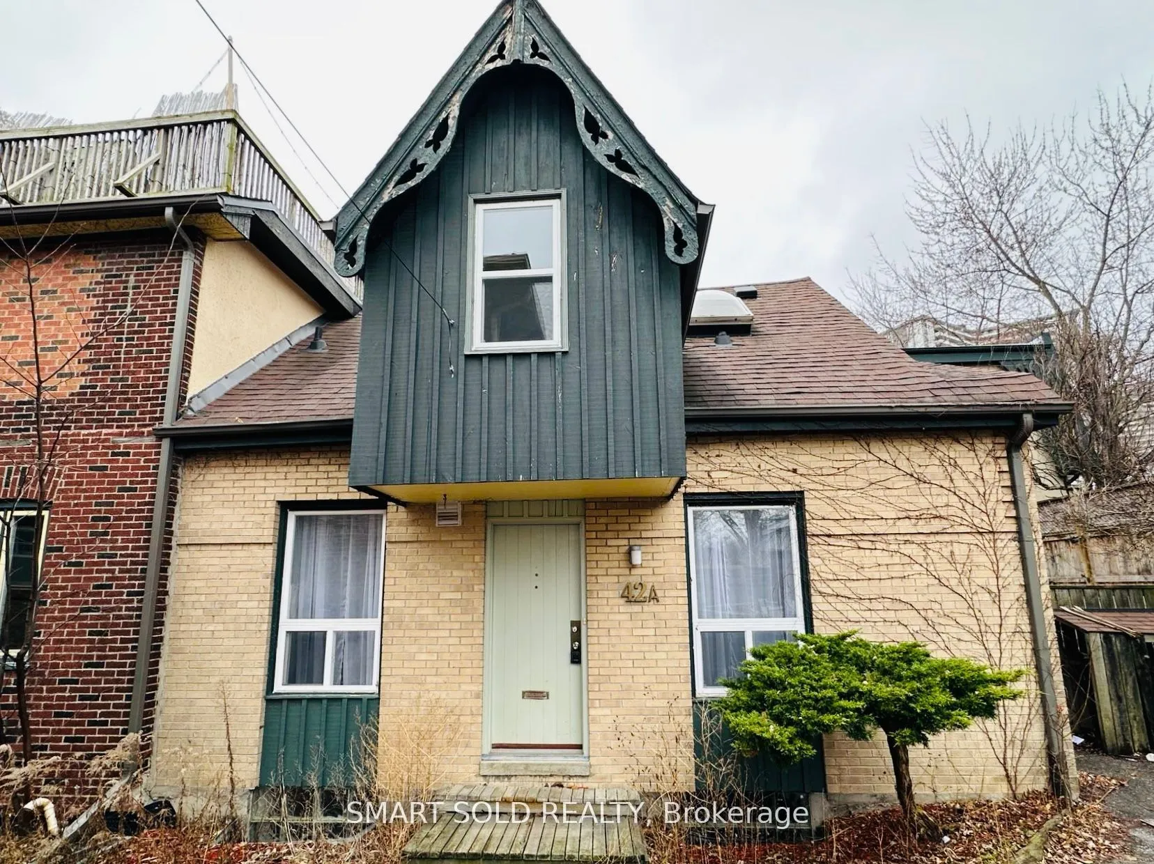 Semi-Detached Home For Lease | C13653586