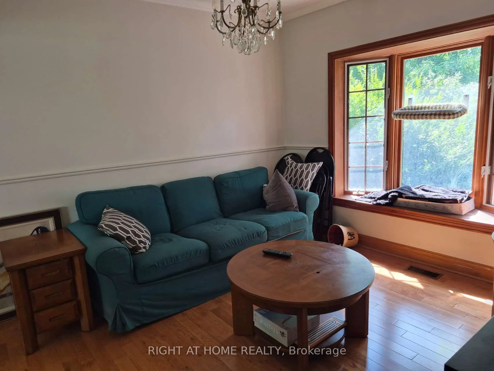 Detached Home For Sale | C13654890