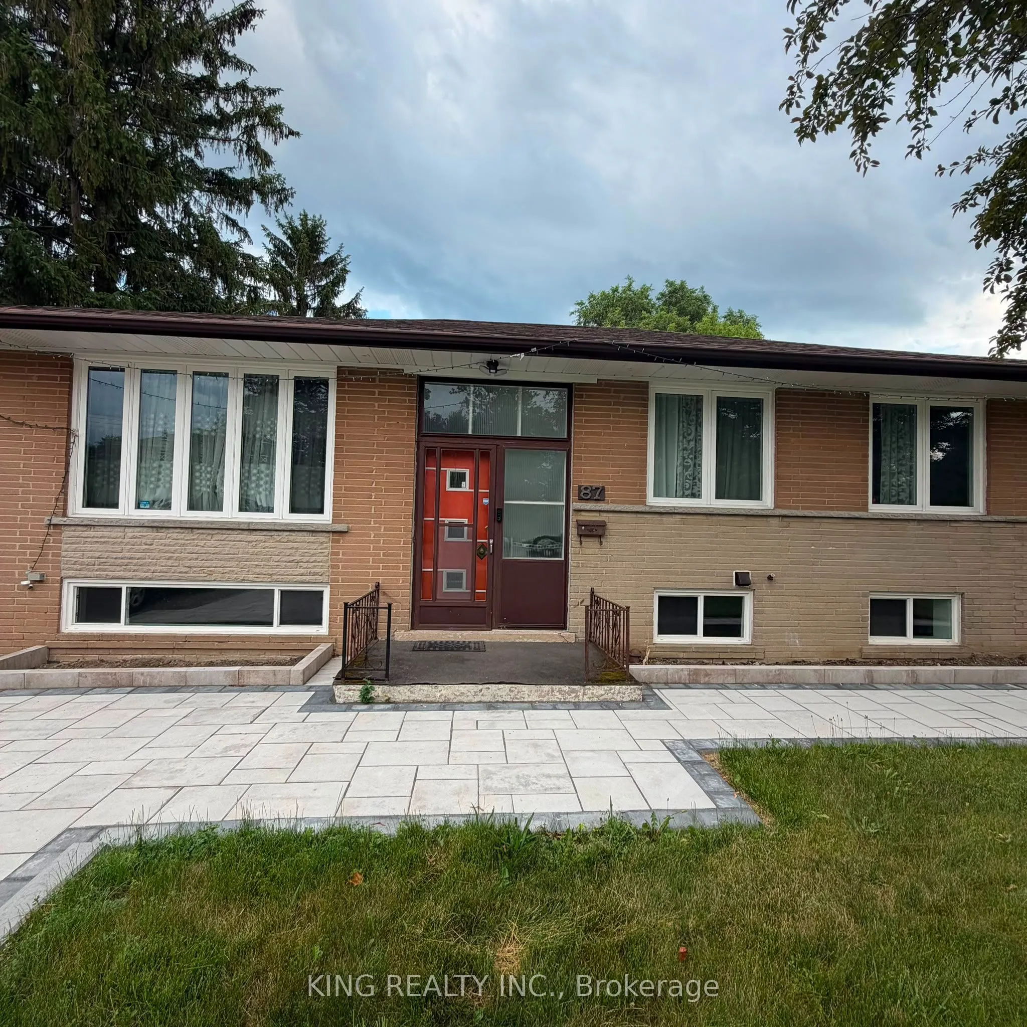 Detached Home For Lease | C13655194