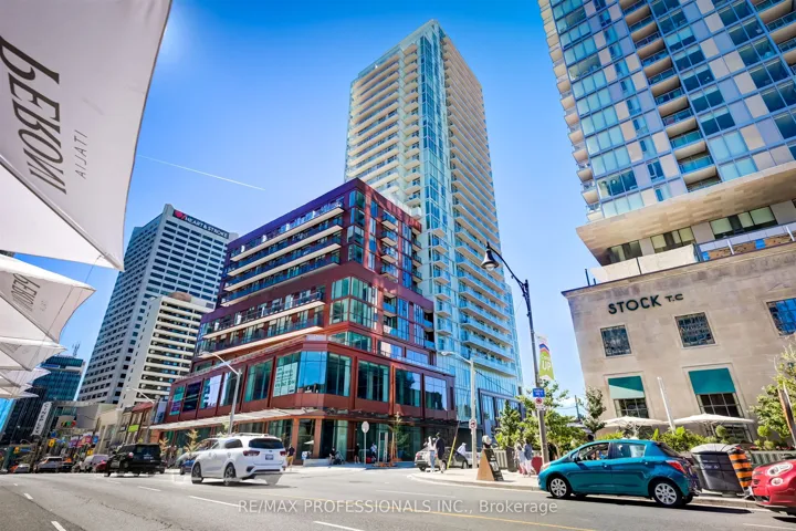 33 Helendale Avenue, Toronto C03, ON M4R 0A4