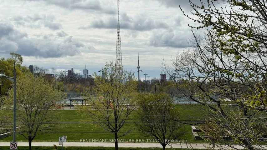 6 Parkwood Avenue, Toronto C02, ON M4V 0A3