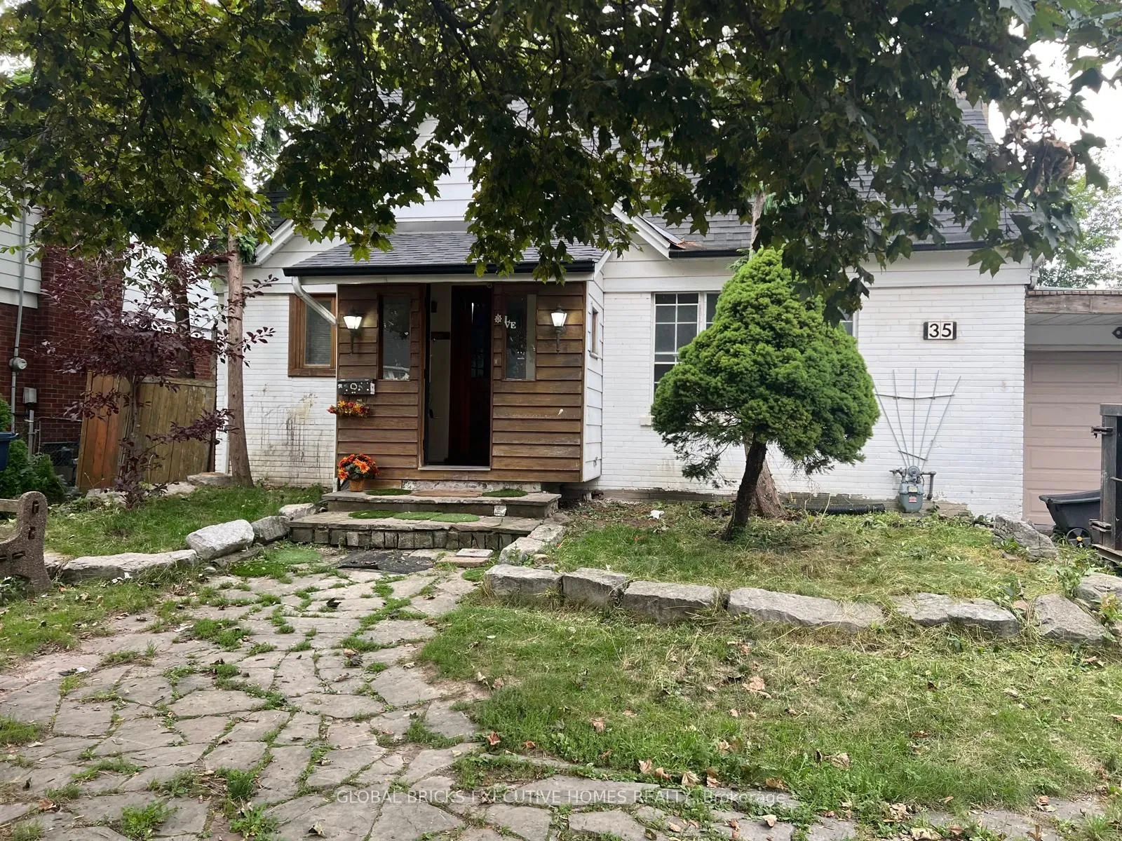 Detached Home For Sale | C13668712