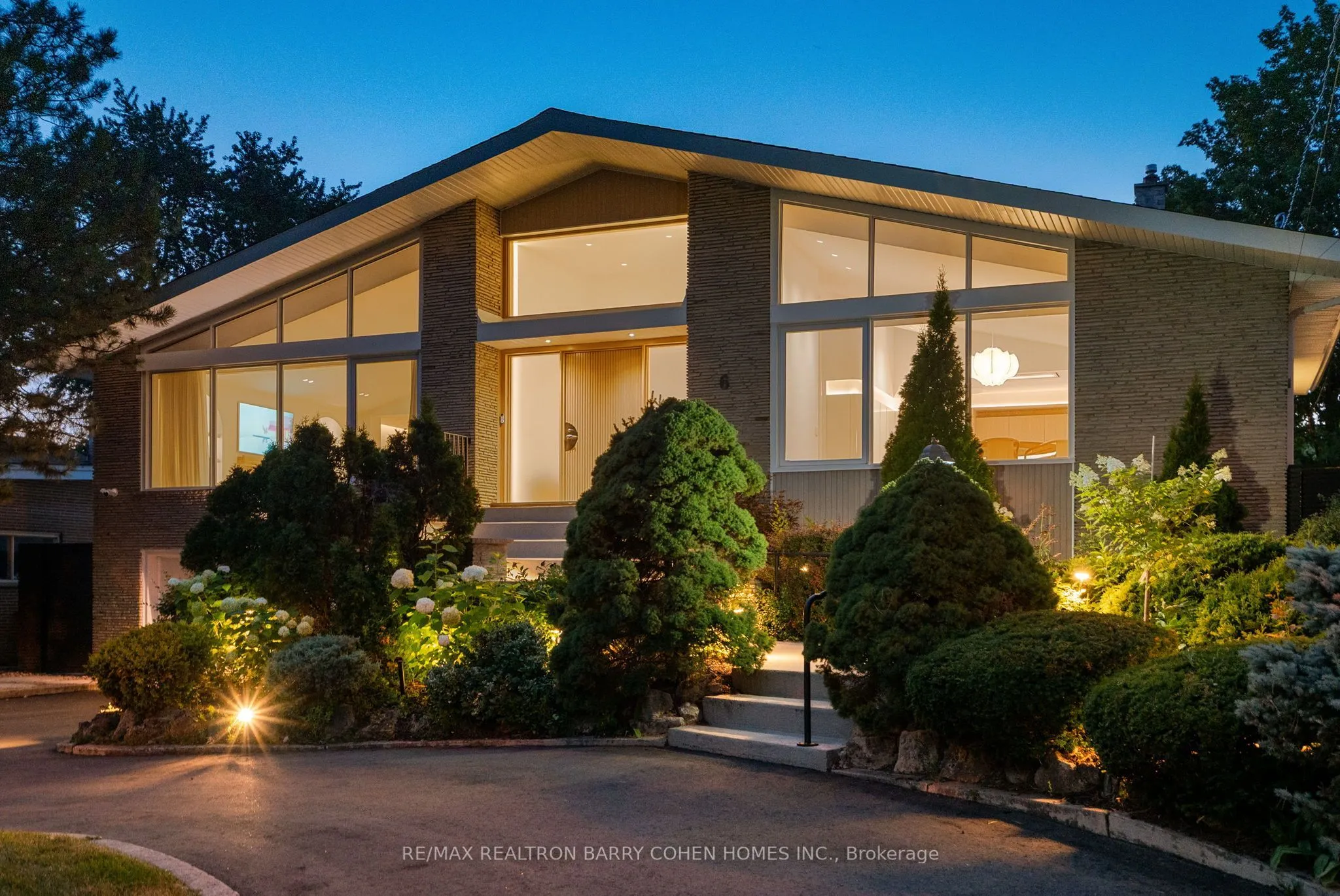 Detached Home For Sale | C13670892