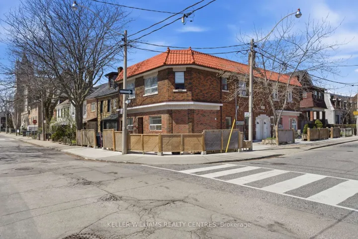 Looking north-west corner of Mansfield/ Clinton