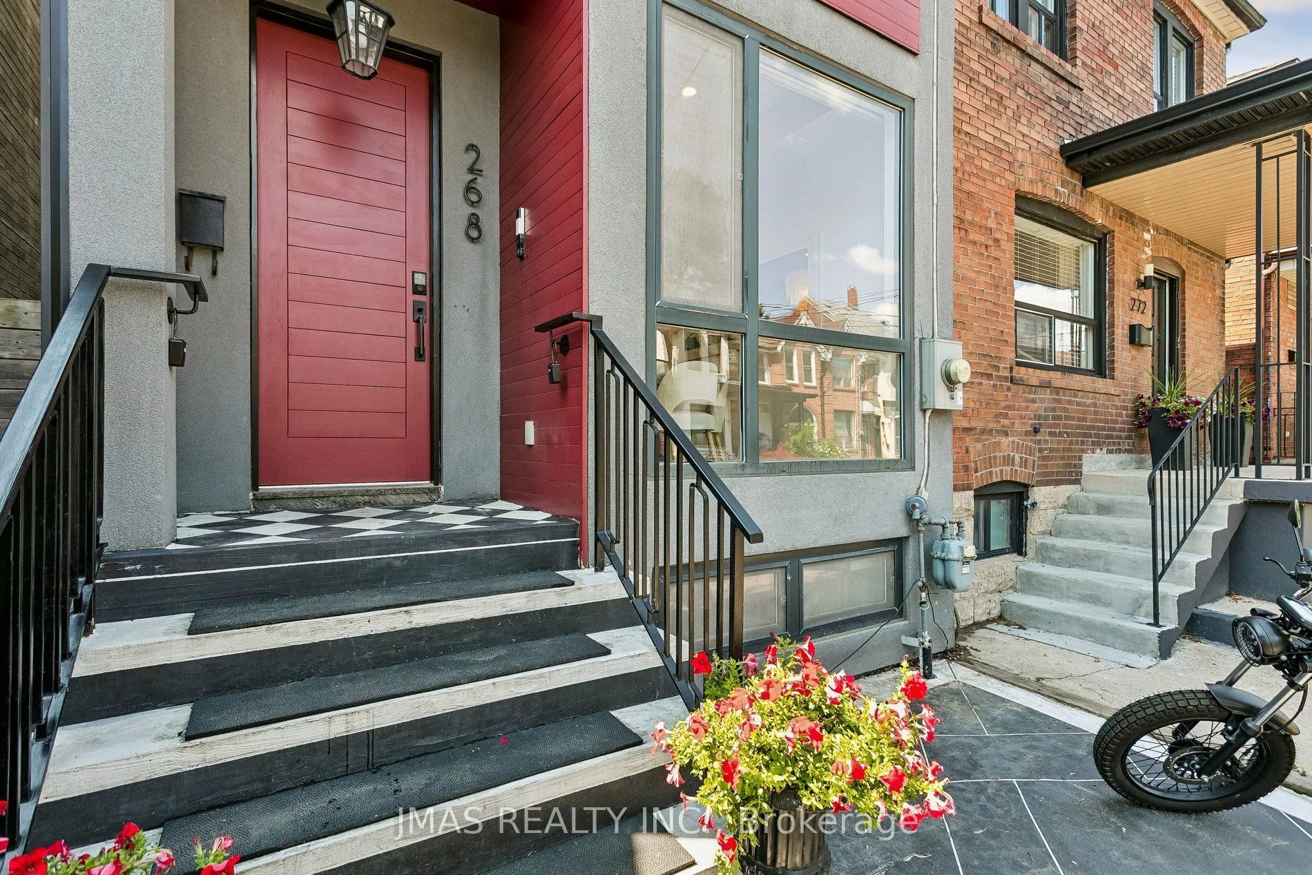 Detached Home For Sale | C13678904