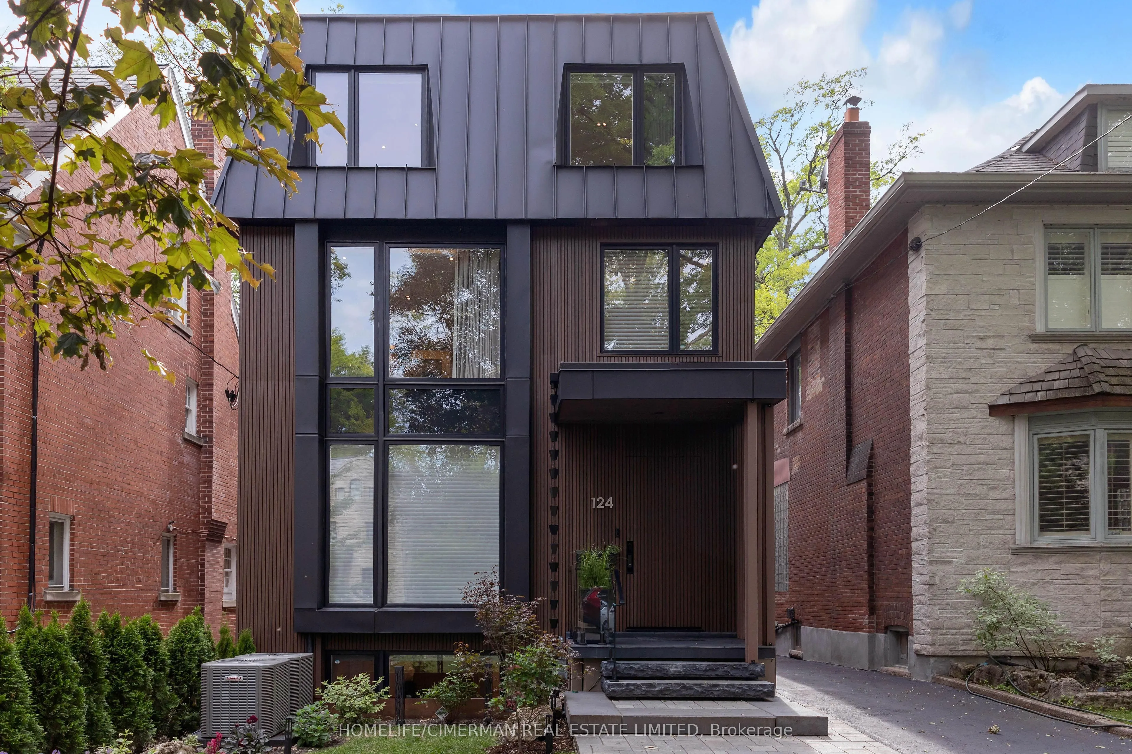 Detached Home For Sale | C13680314