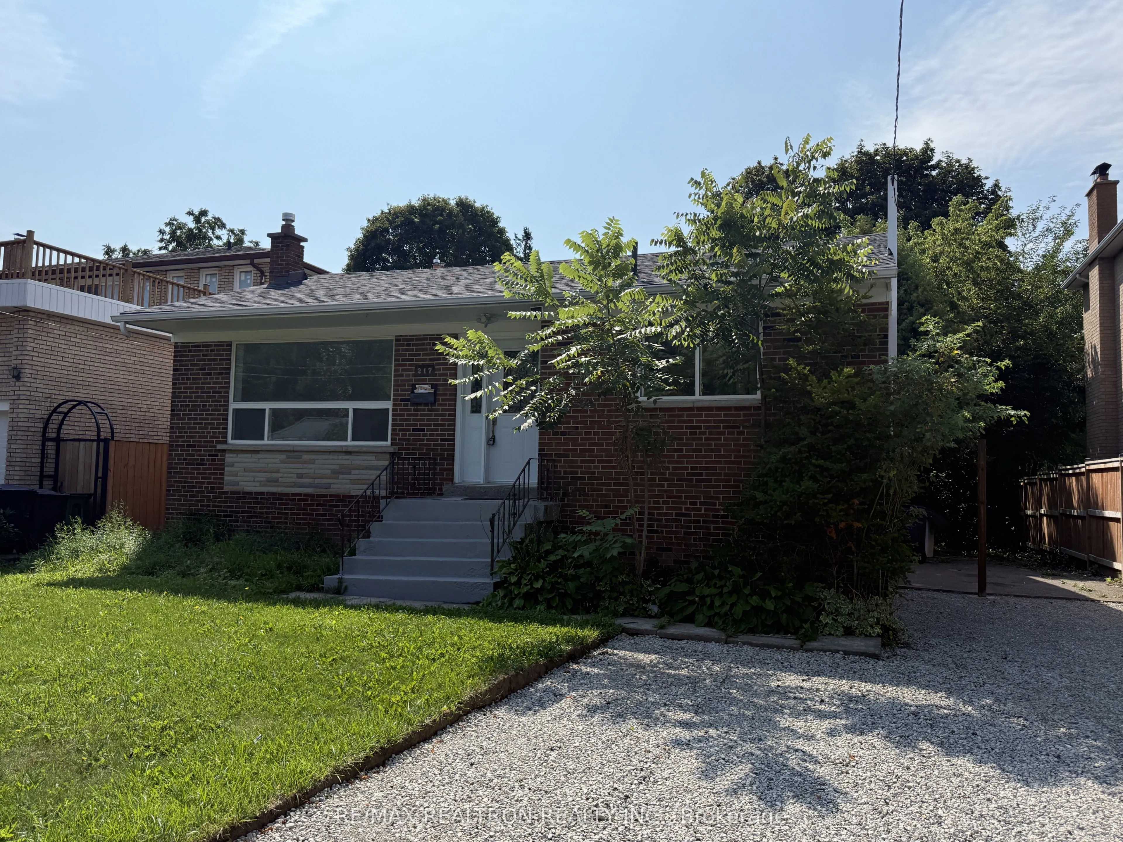Detached Home For Lease | C13680802