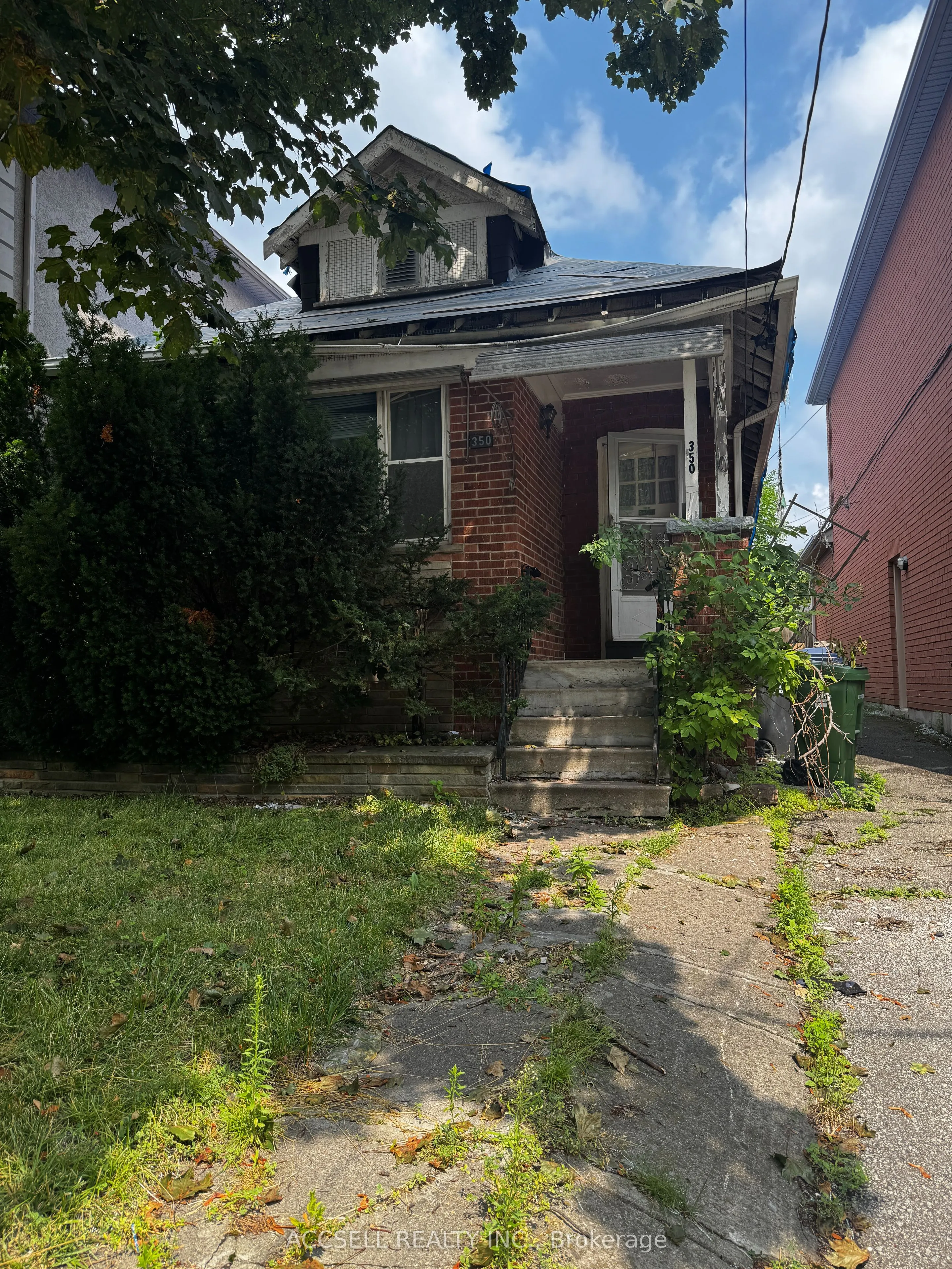 Detached Home For Sale | C13681316
