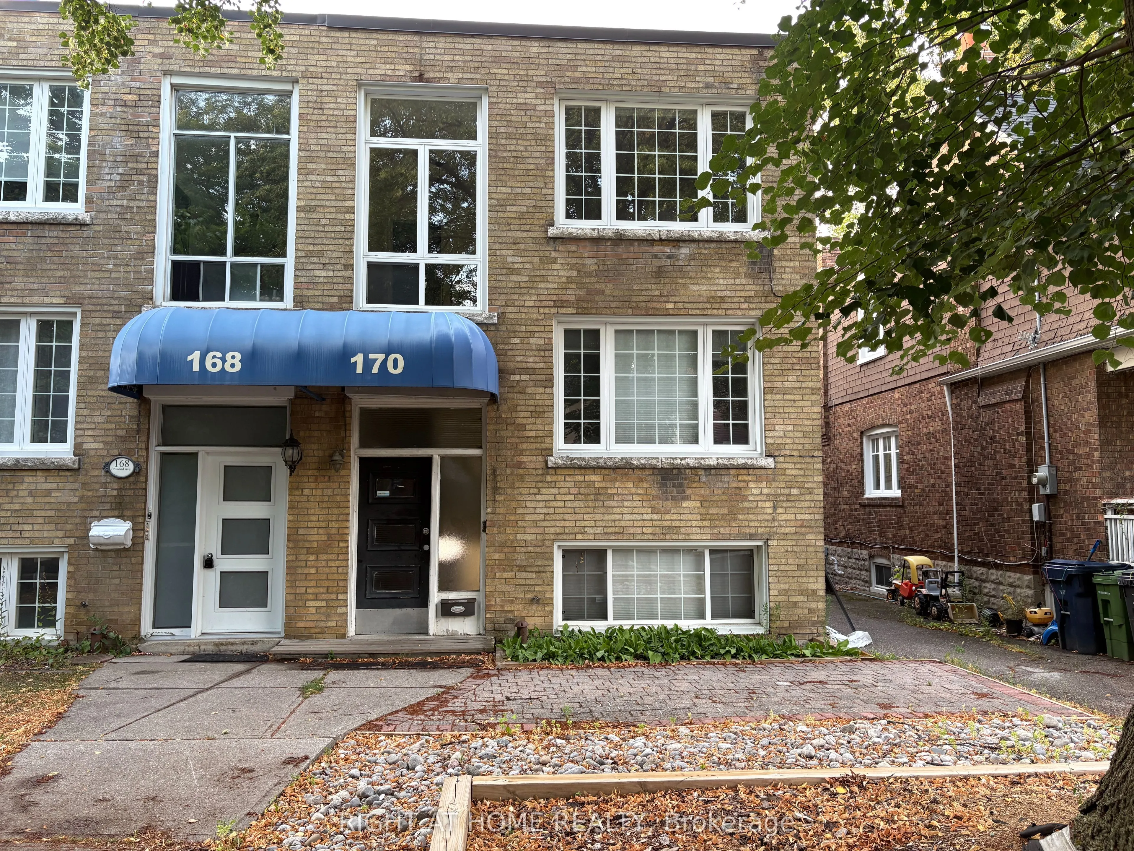 Triplex For Lease | C13684336
