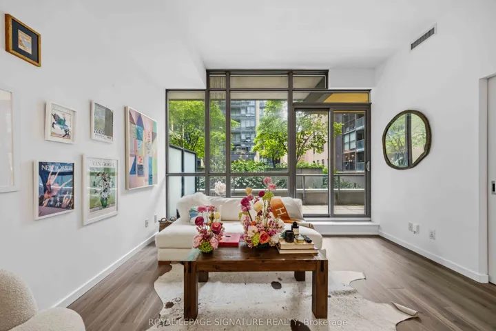 8 Charlotte Street, Toronto C01, ON M5V 0K4