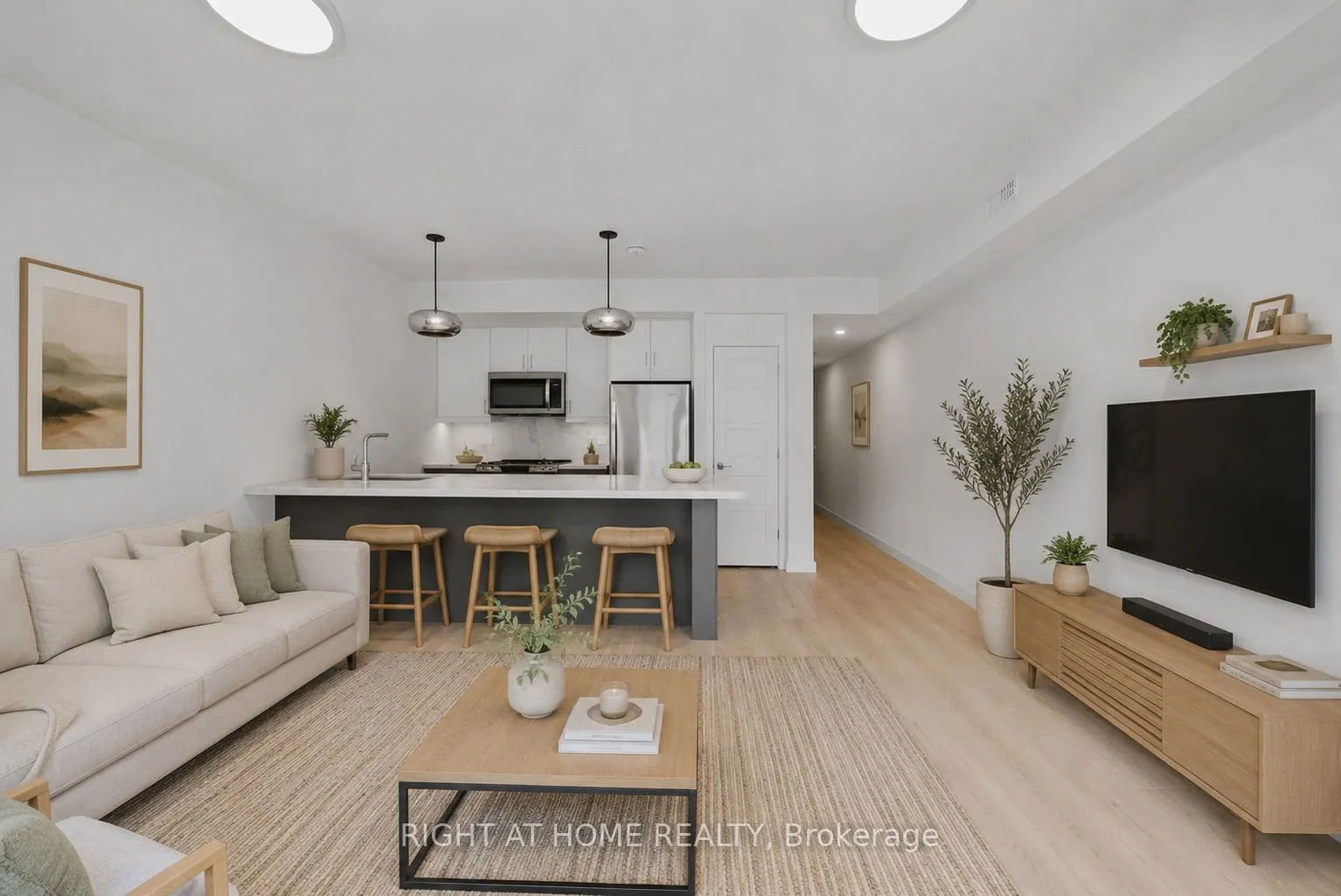 Multiplex For Lease | C13687698