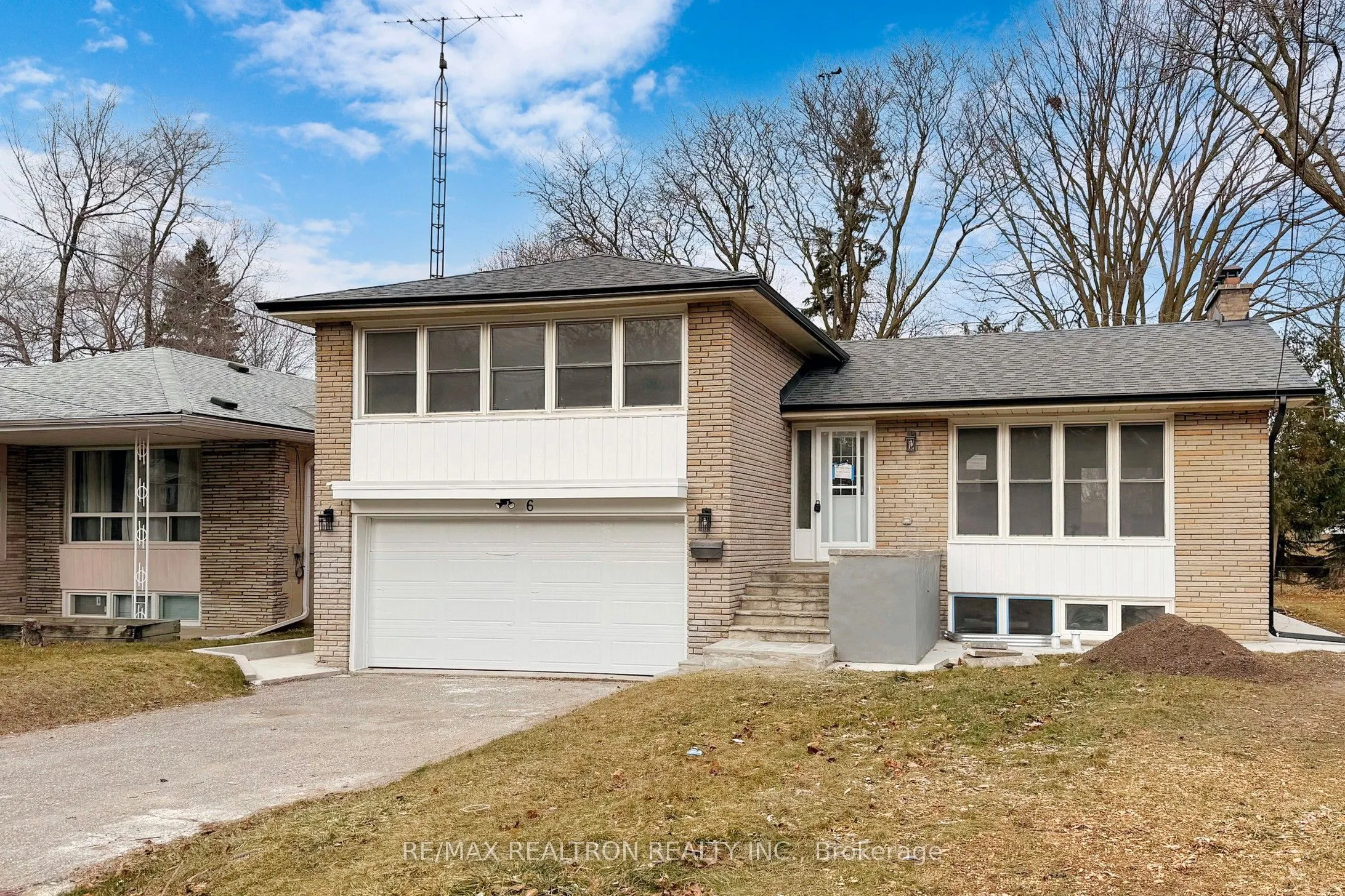 Detached Home For Lease | C13691524