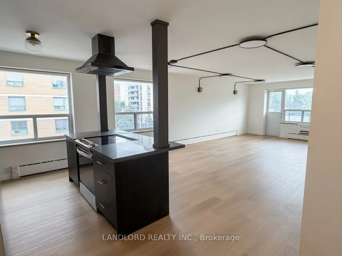 Multiplex For Lease | C13691534